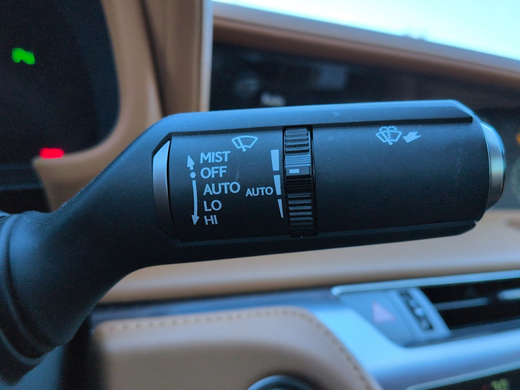 Thumbnail: 2021 Lexus LC - 30