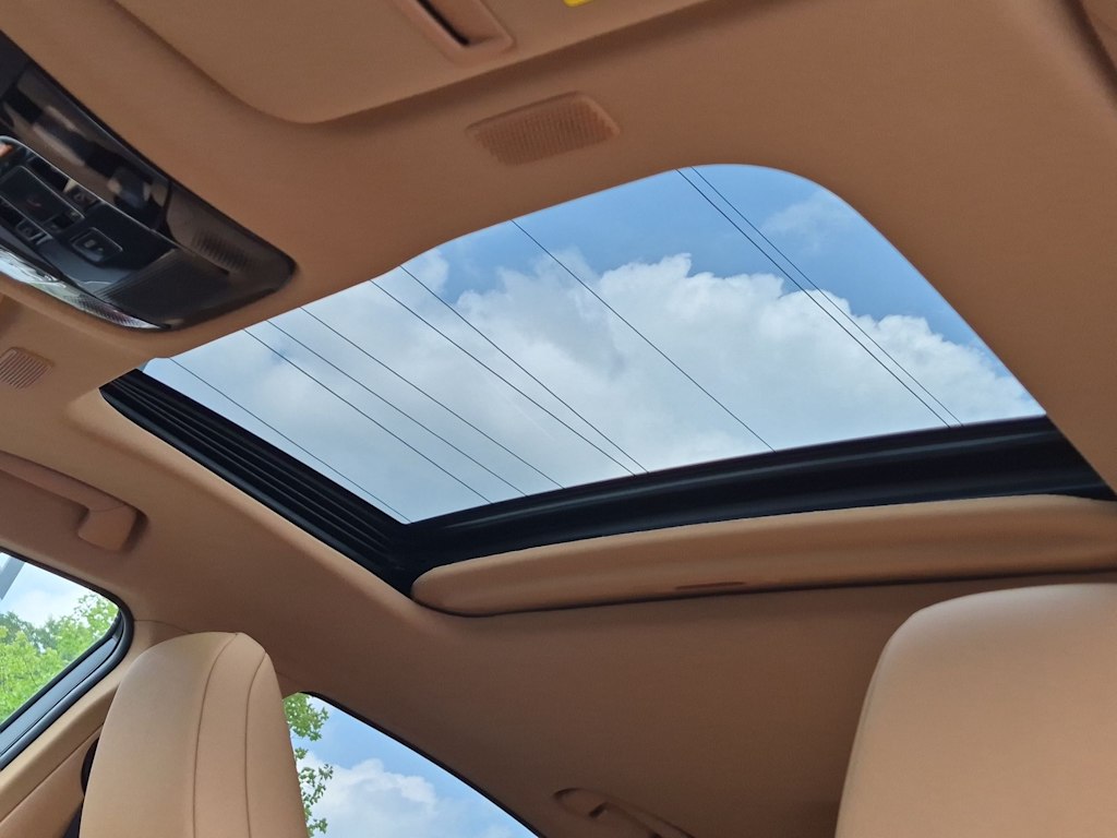 Thumbnail: 2024 Lexus ES - 28