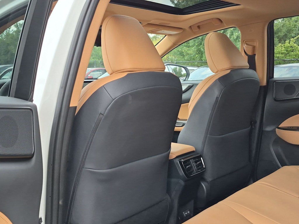 Thumbnail: 2024 Lexus ES - 13