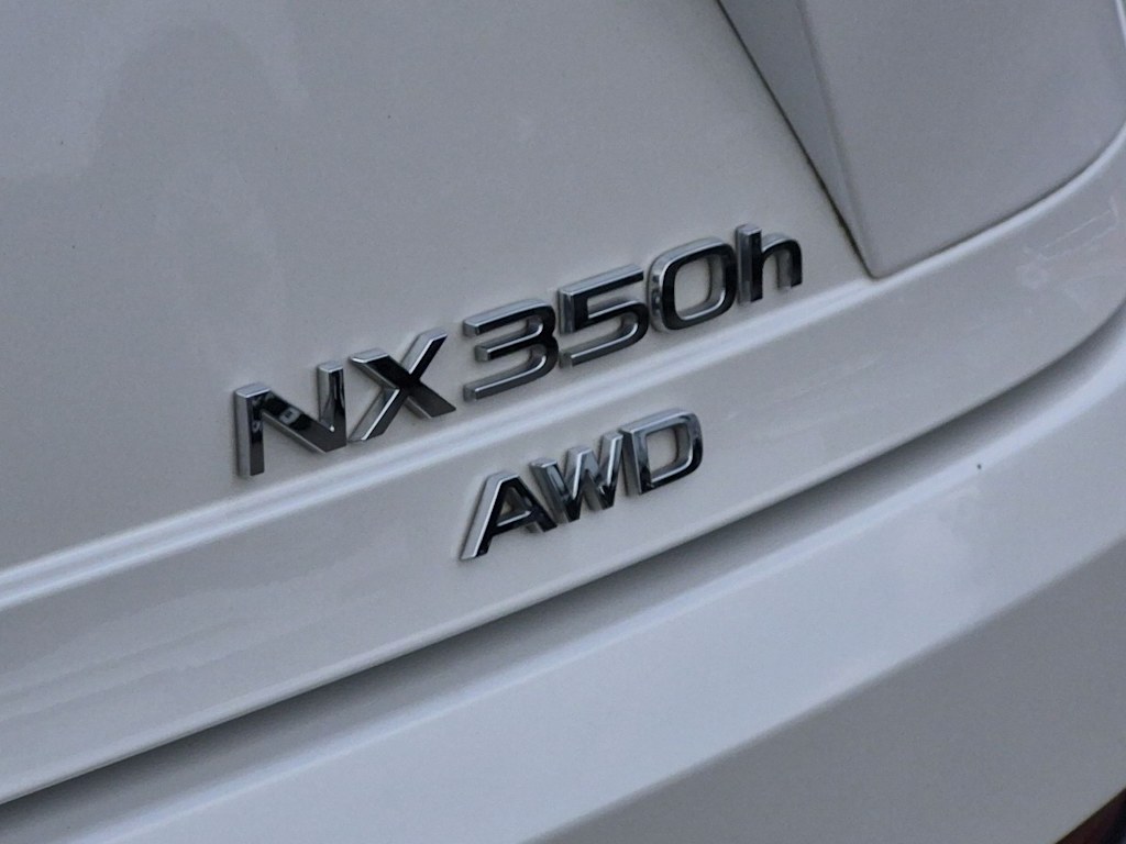 Thumbnail: 2024 Lexus ES - 26