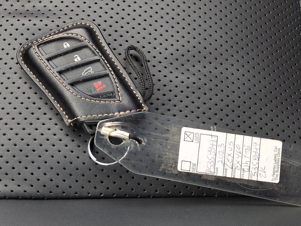 Thumbnail: 2023 Lexus GX - 19