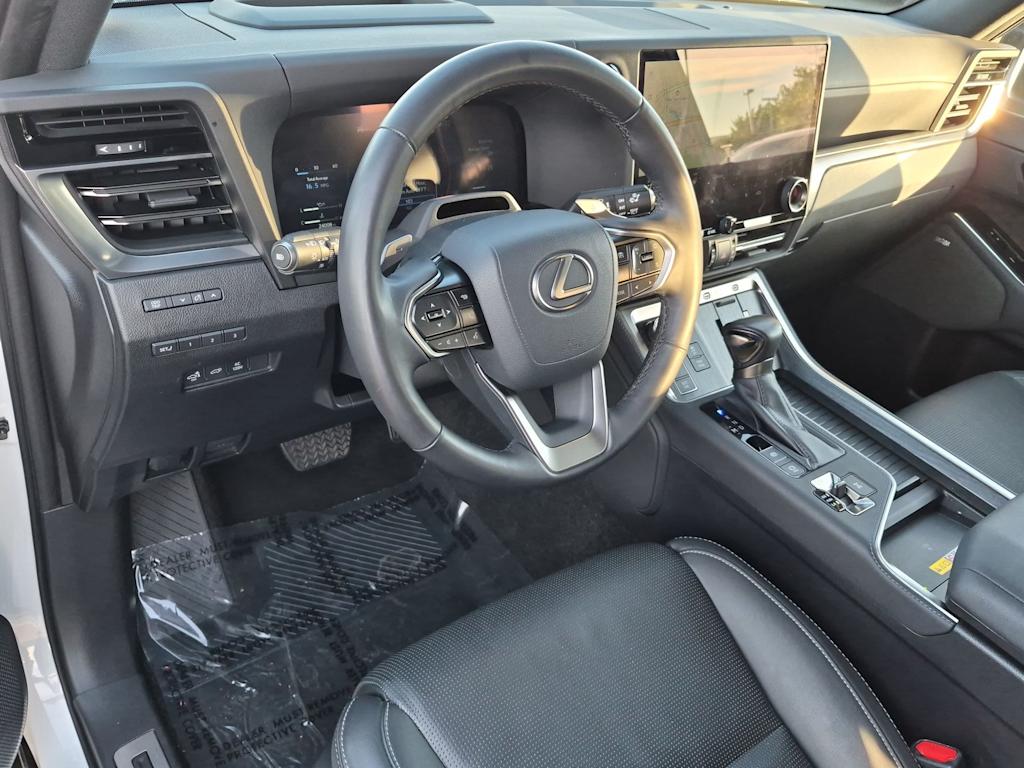 Thumbnail: 2024 Lexus ES - 2
