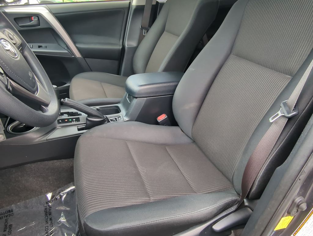 Thumbnail: 2018 Toyota RAV4 - 12