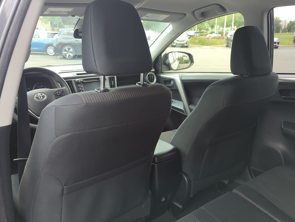 Thumbnail: 2018 Toyota RAV4 - 26