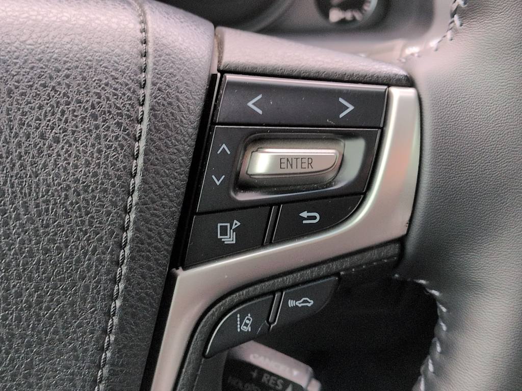 Thumbnail: 2018 Toyota Land Cruiser - 33
