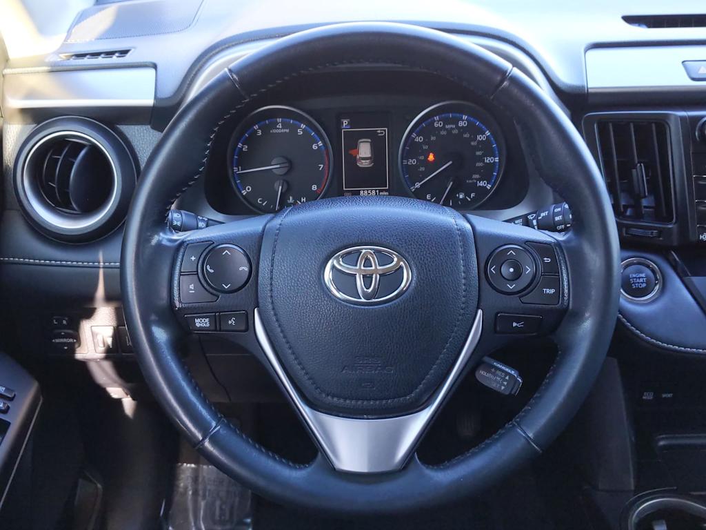 2018 Toyota RAV4 XLE 13