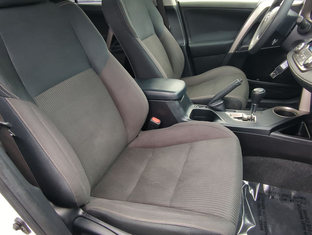 Thumbnail: 2015 Toyota RAV4 - 30