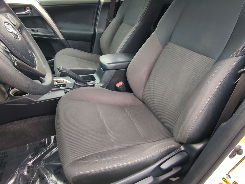 Thumbnail: 2015 Toyota RAV4 - 11