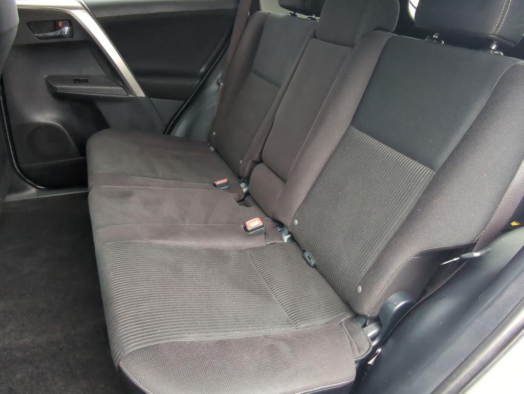 Thumbnail: 2015 Toyota RAV4 - 28