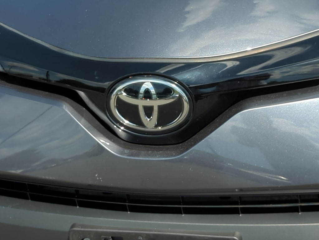 Thumbnail: 2022 Toyota C-HR - 7