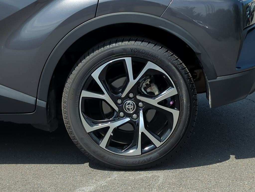Thumbnail: 2022 Toyota C-HR - 8