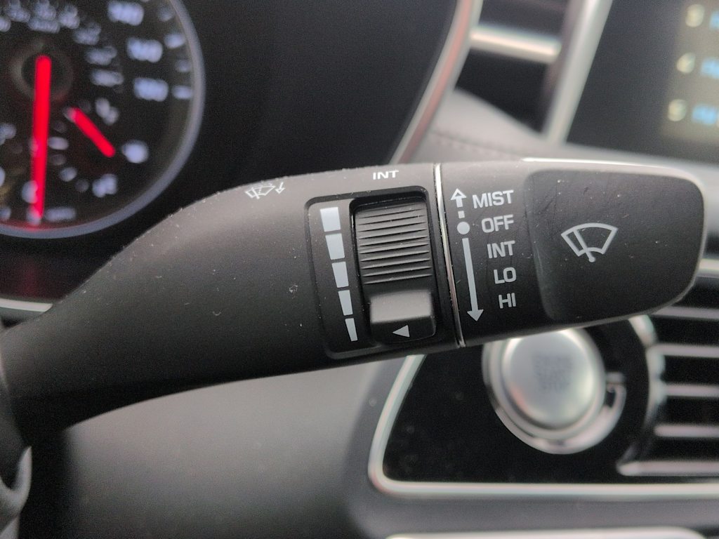 Thumbnail: 2019 Genesis G70 - 31