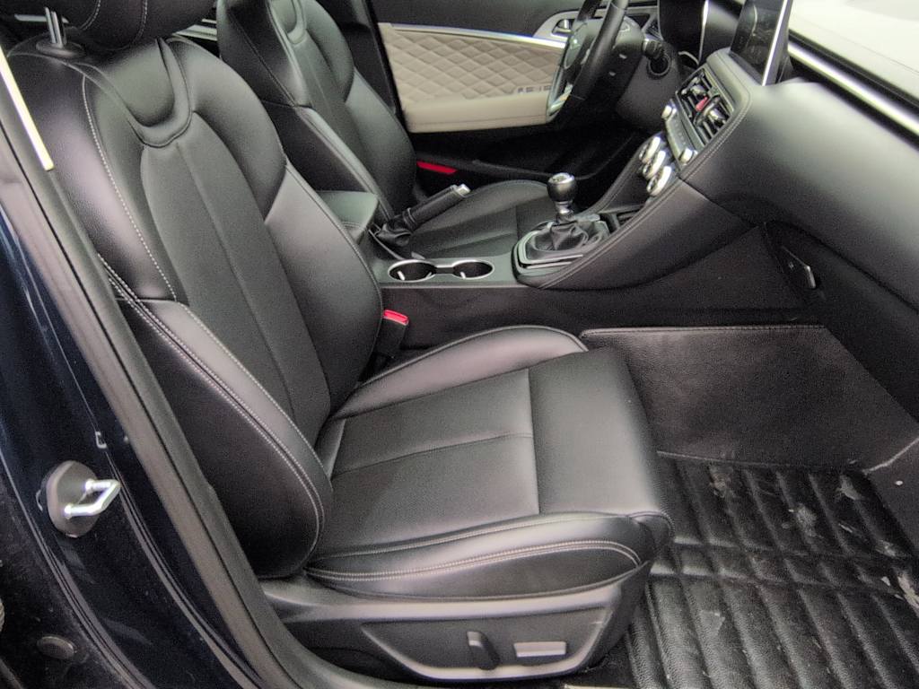 Thumbnail: 2019 Genesis G70 - 11