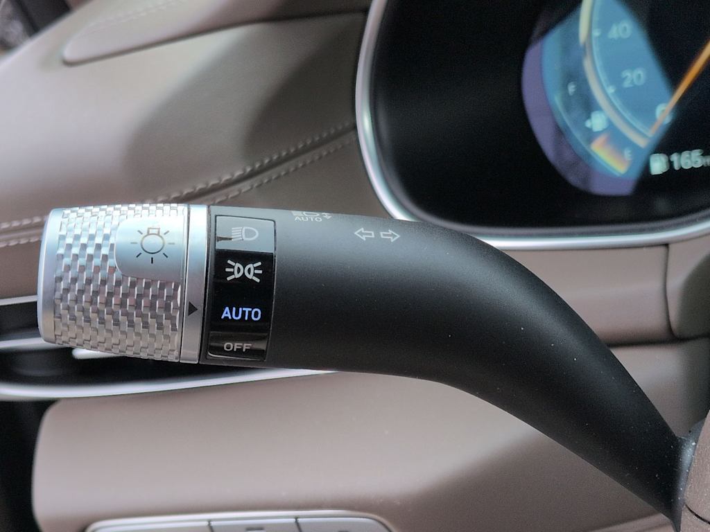 Thumbnail: 2023 Genesis GV80 - 15