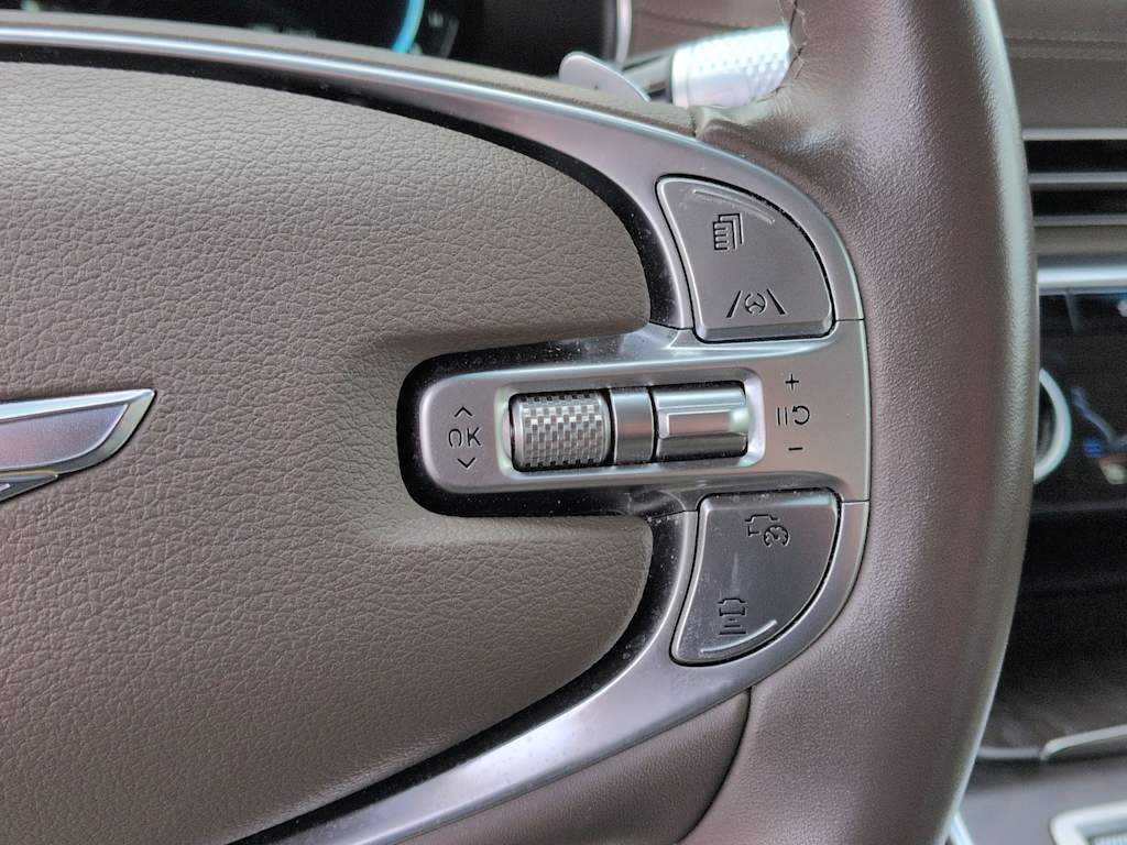 Thumbnail: 2023 Genesis GV80 - 32