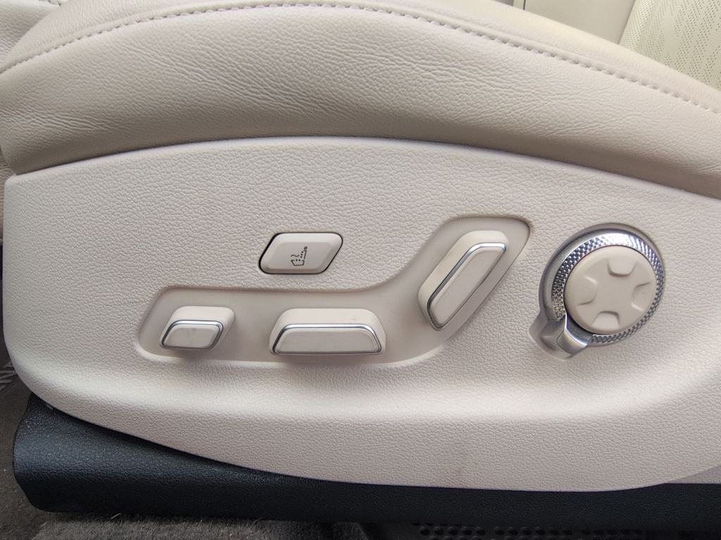 Thumbnail: 2023 Genesis GV80 - 26