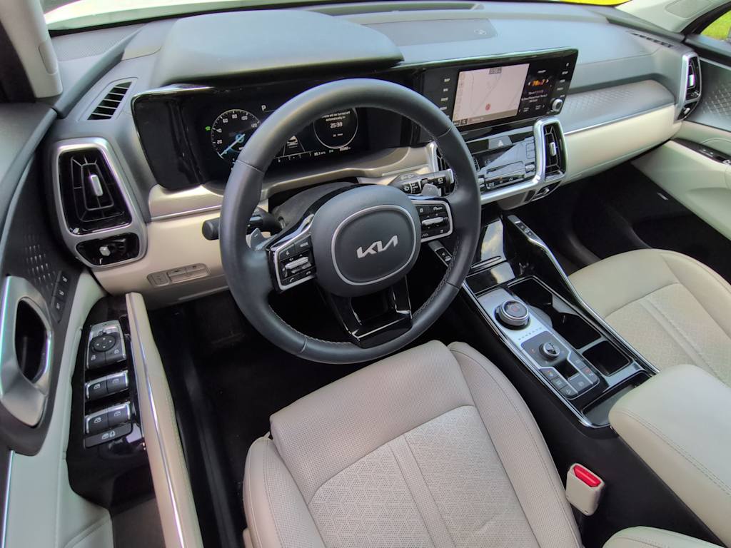 Thumbnail: 2023 Kia Sorento - 2