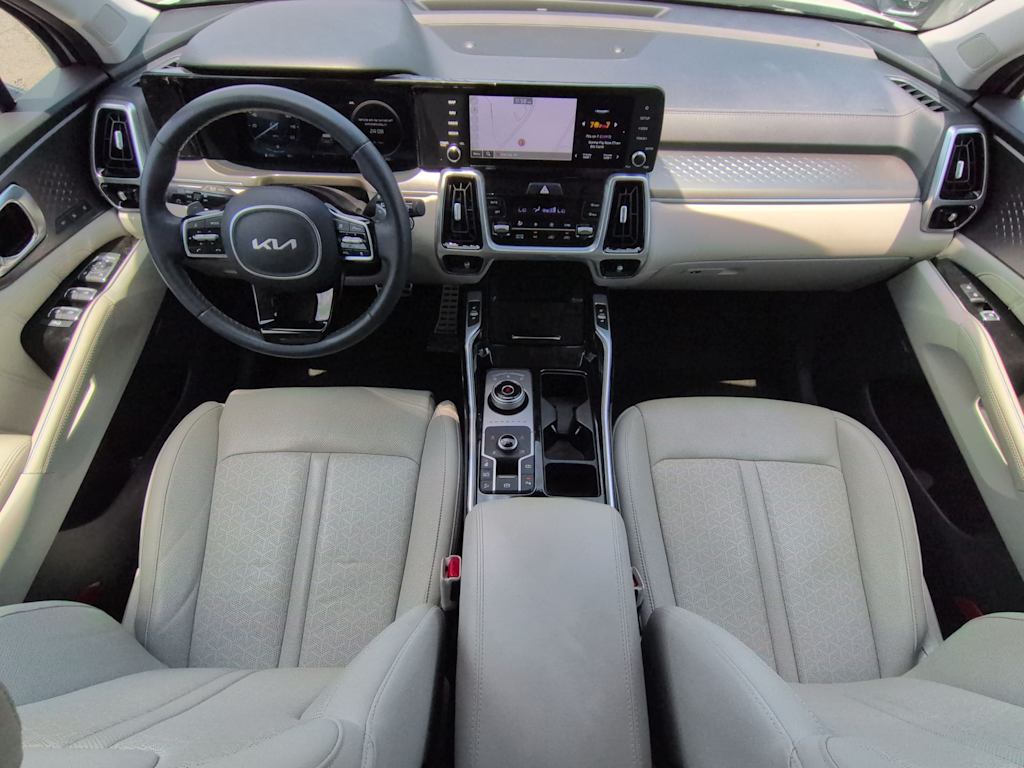 Thumbnail: 2023 Kia Sorento - 9