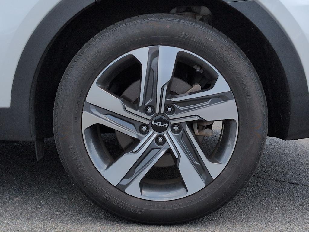 Thumbnail: 2023 Kia Sorento - 7