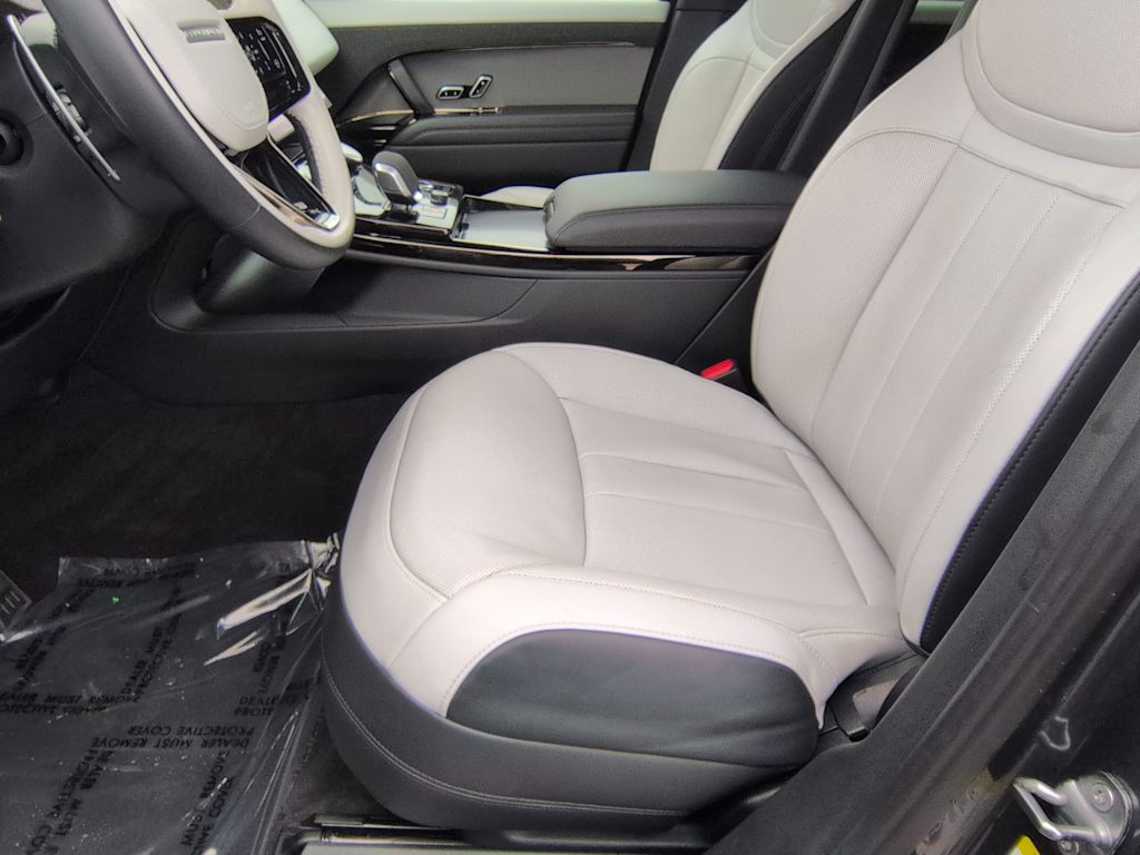 Thumbnail: 2023 Land Rover Range Rover Sport - 10