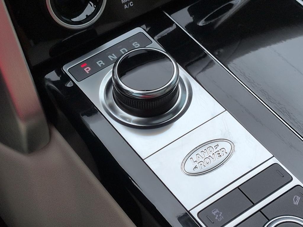 Thumbnail: 2020 Land Rover Range Rover - 16