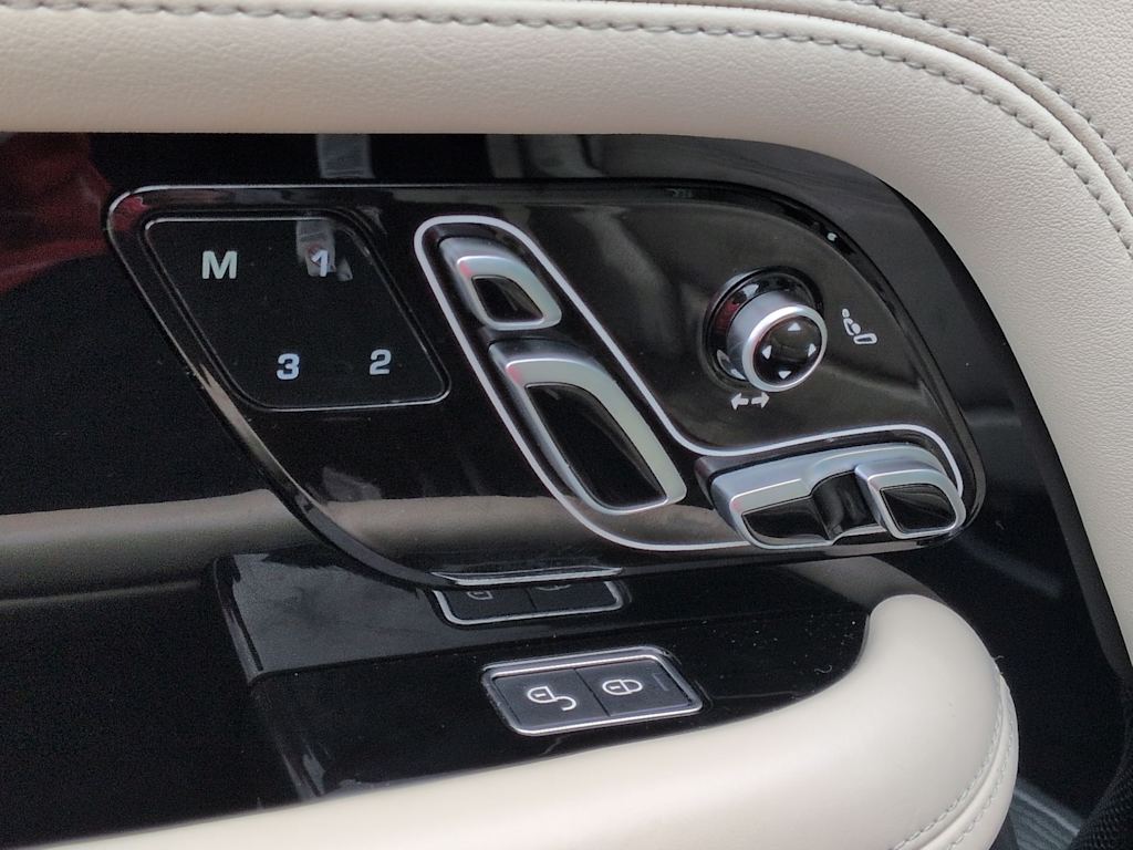 Thumbnail: 2020 Land Rover Range Rover - 27