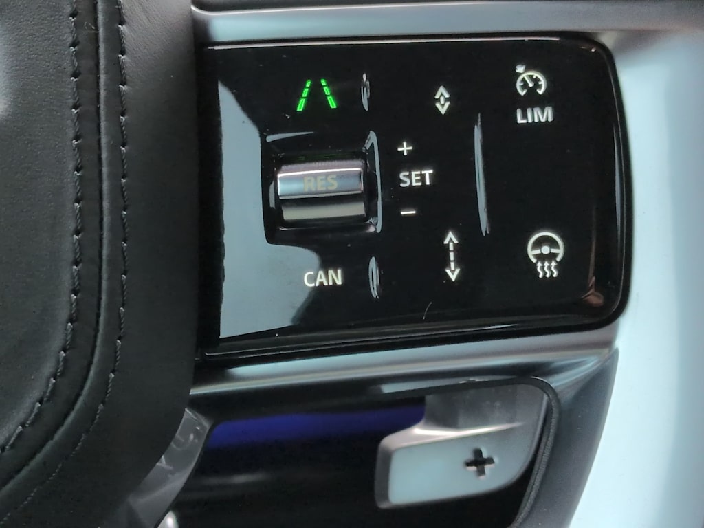 Thumbnail: 2023 Land Rover Range Rover - 32