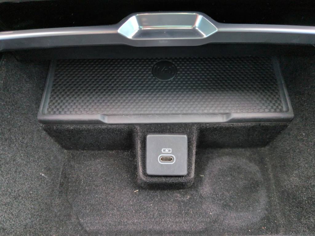 Thumbnail: 2023 Land Rover Range Rover - 38