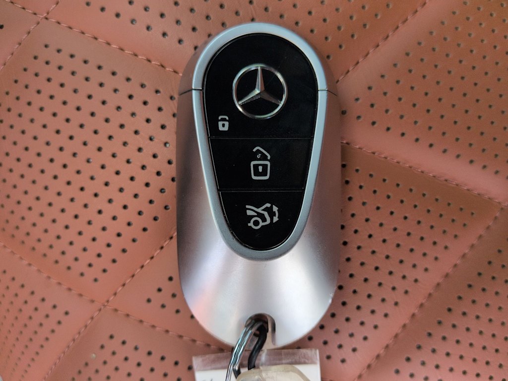 Thumbnail: 2023 Mercedes-Benz S-Class - 19