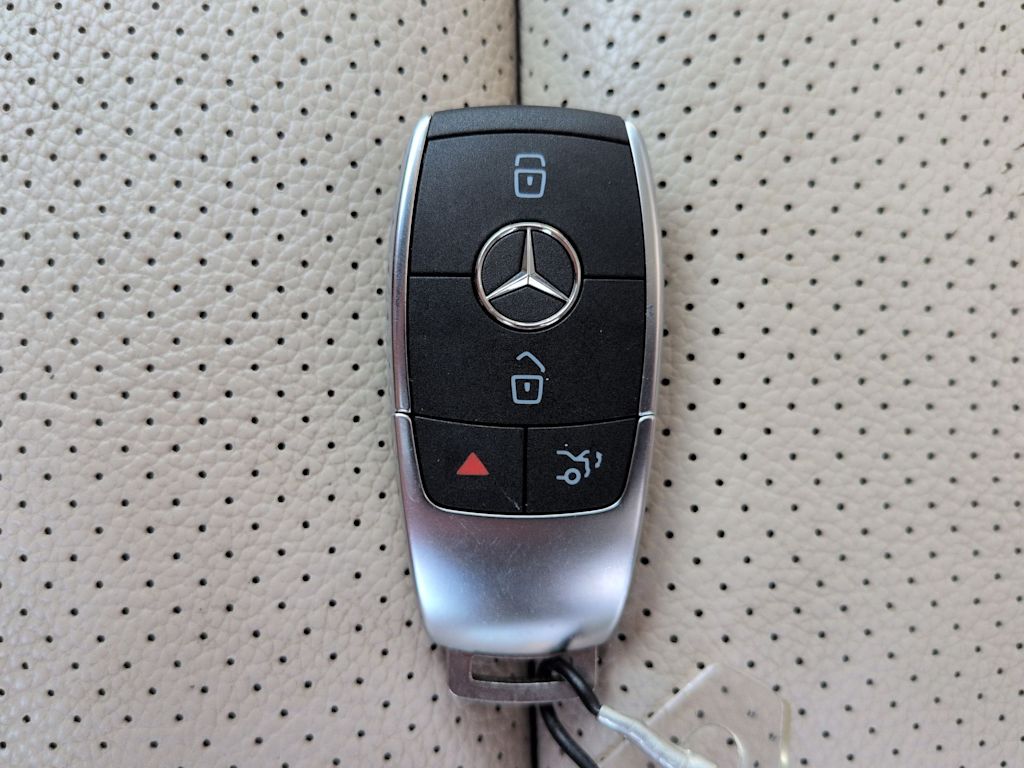 Thumbnail: 2021 Mercedes-Benz C-Class - 18