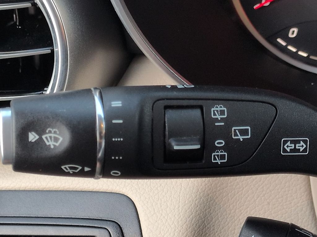 Thumbnail: 2022 Mercedes-Benz GLC - 32