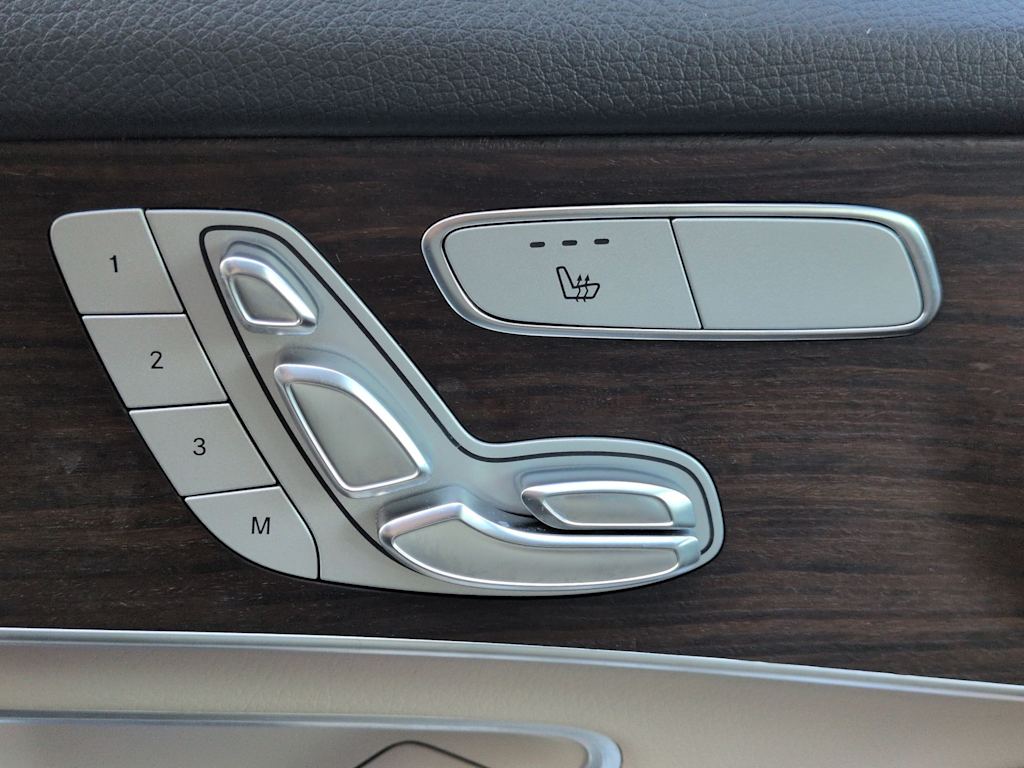 Thumbnail: 2022 Mercedes-Benz GLC - 26