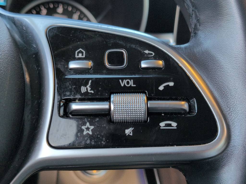 Thumbnail: 2022 Mercedes-Benz GLC - 30