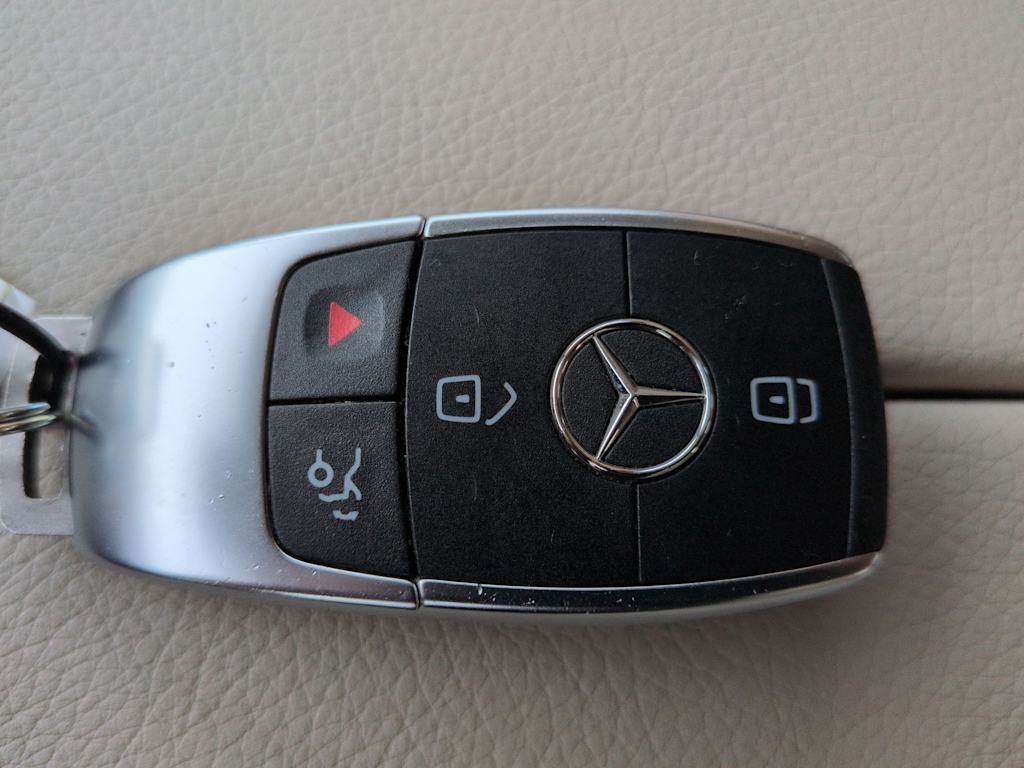 Thumbnail: 2022 Mercedes-Benz GLC - 37