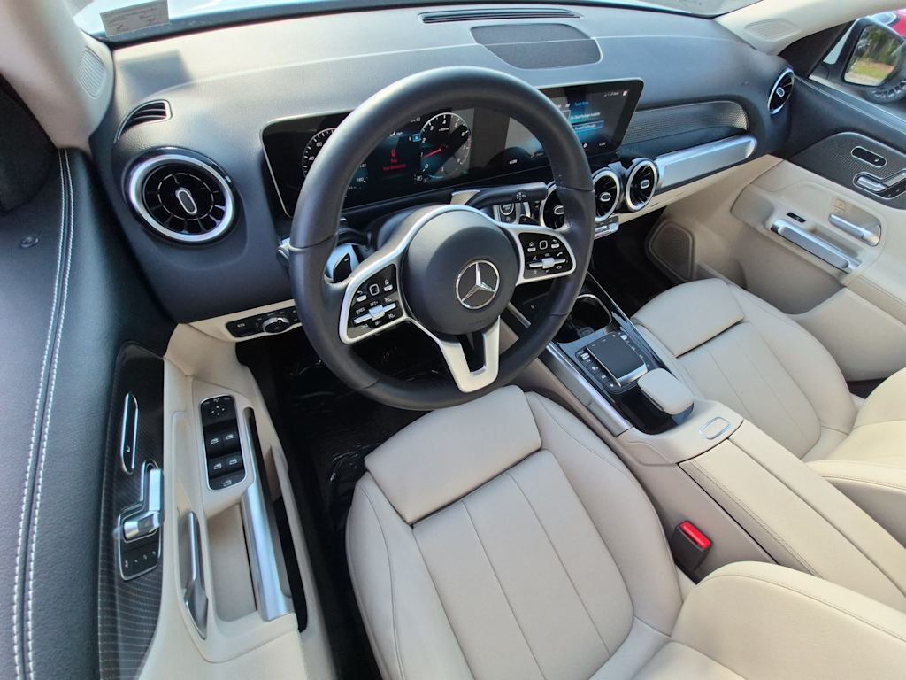 Thumbnail: 2021 Mercedes-Benz GLB - 2