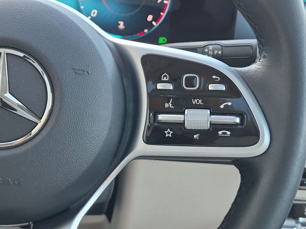 Thumbnail: 2021 Mercedes-Benz GLB - 32