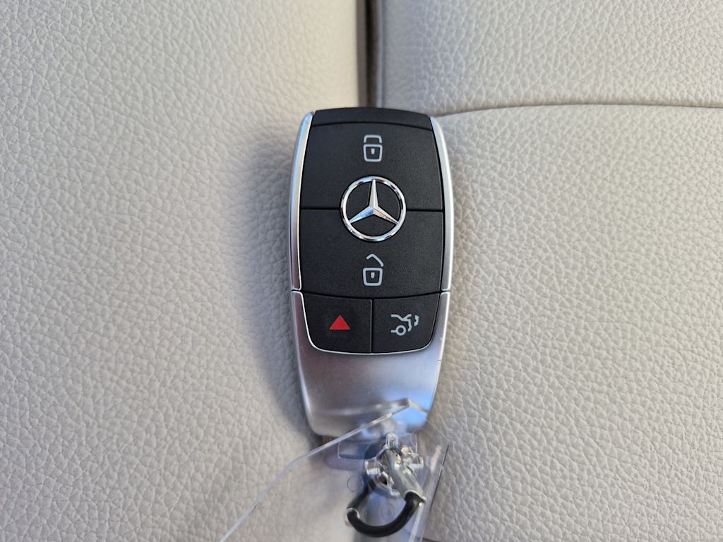 Thumbnail: 2021 Mercedes-Benz GLB - 18