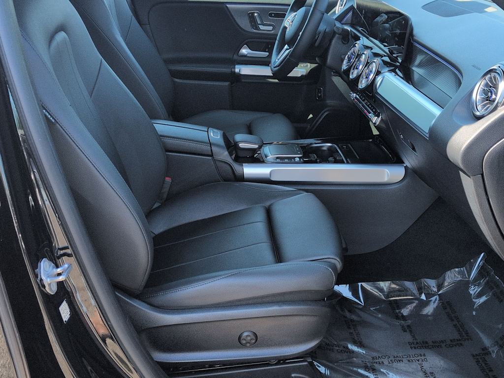 Thumbnail: 2022 Mercedes-Benz GLB - 28