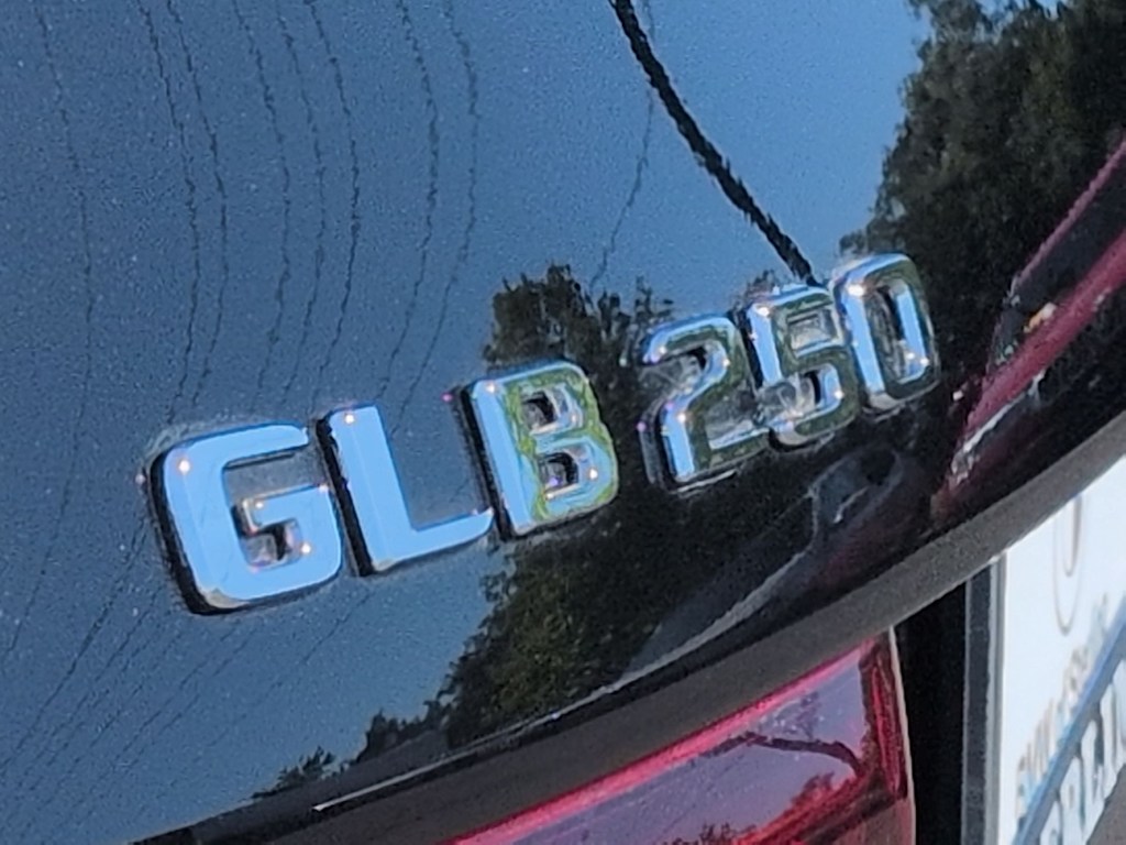 Thumbnail: 2022 Mercedes-Benz GLB - 25