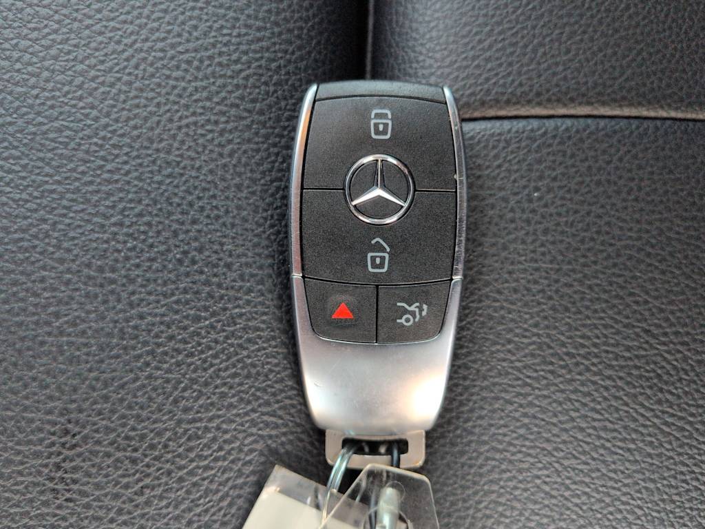Thumbnail: 2022 Mercedes-Benz GLB - 18
