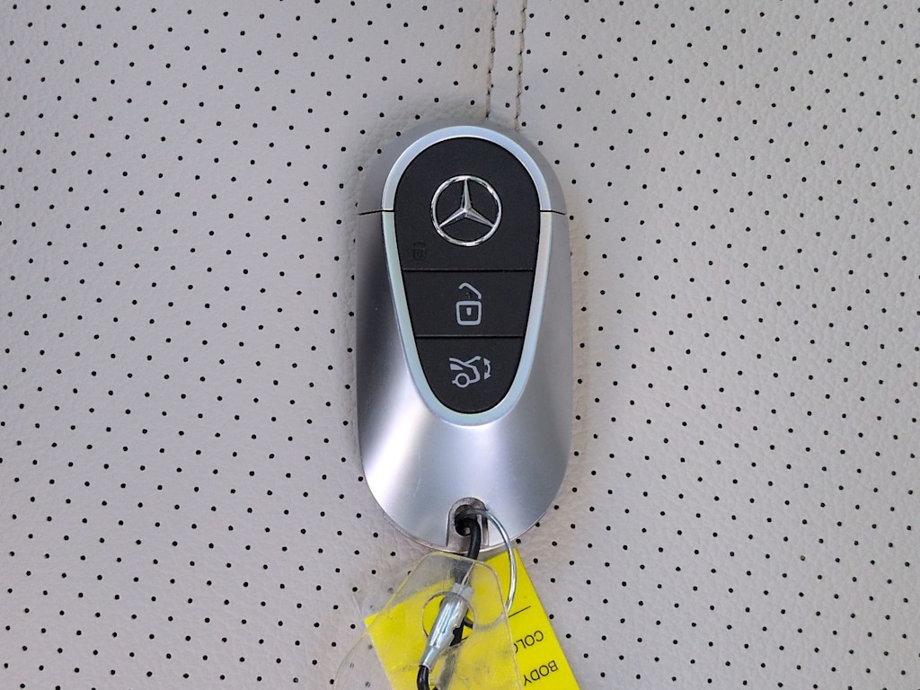 Thumbnail: 2023 Mercedes-Benz GLC - 18