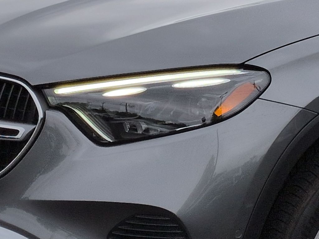 Thumbnail: 2023 Mercedes-Benz GLC - 24