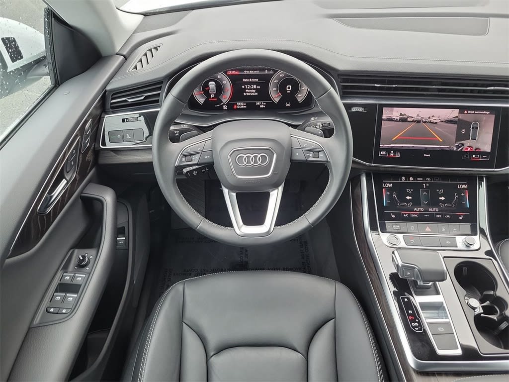 2023 Audi Q8 Premium 9