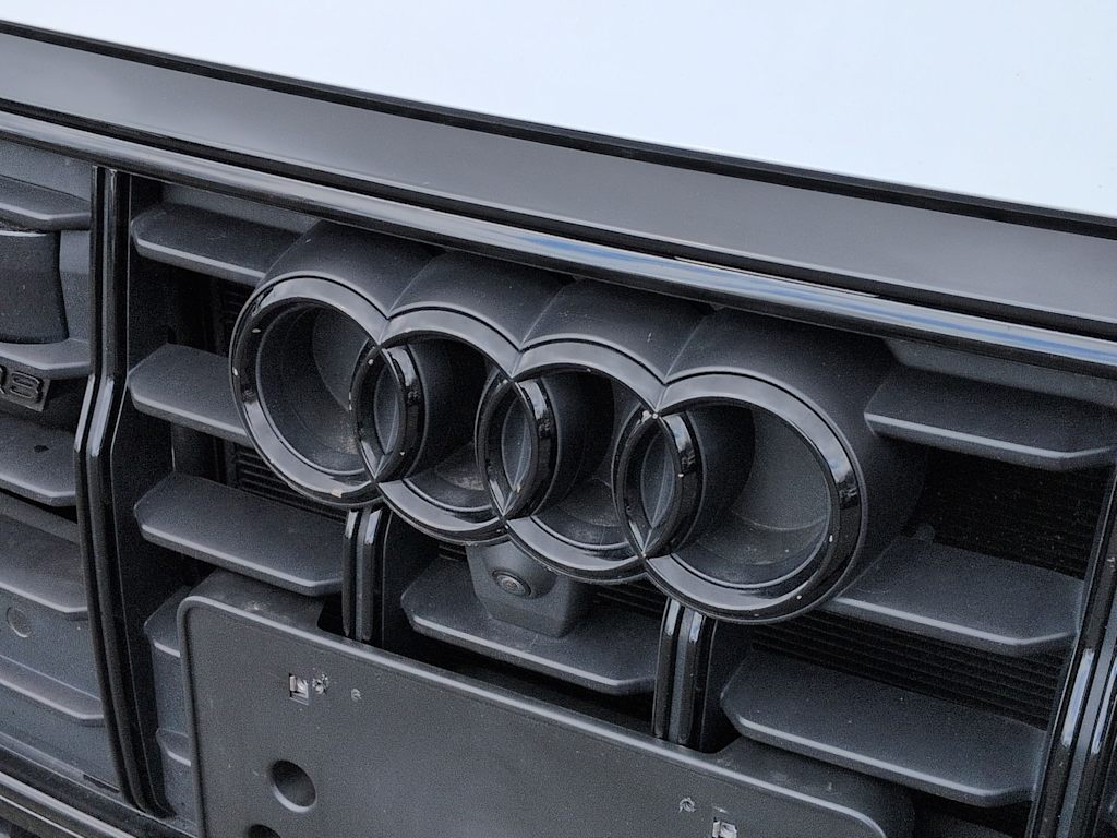 Thumbnail: 2023 Audi SQ8 - 26