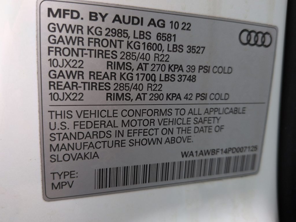 Thumbnail: 2023 Audi SQ8 - 20