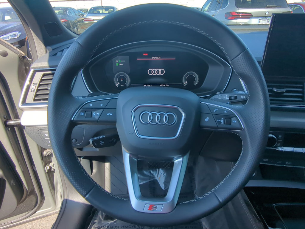 Thumbnail: 2023 Audi Q5 - 10