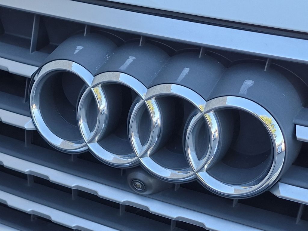 Thumbnail: 2019 Audi Q7 - 7