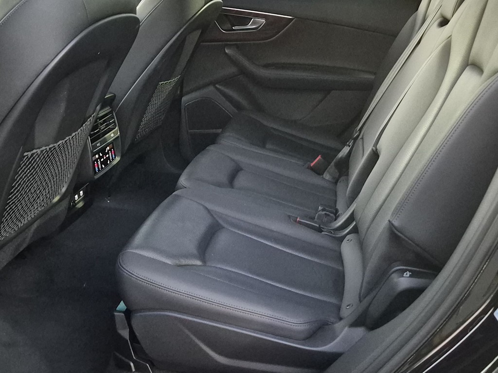 Thumbnail: 2021 Audi Q7 - 27