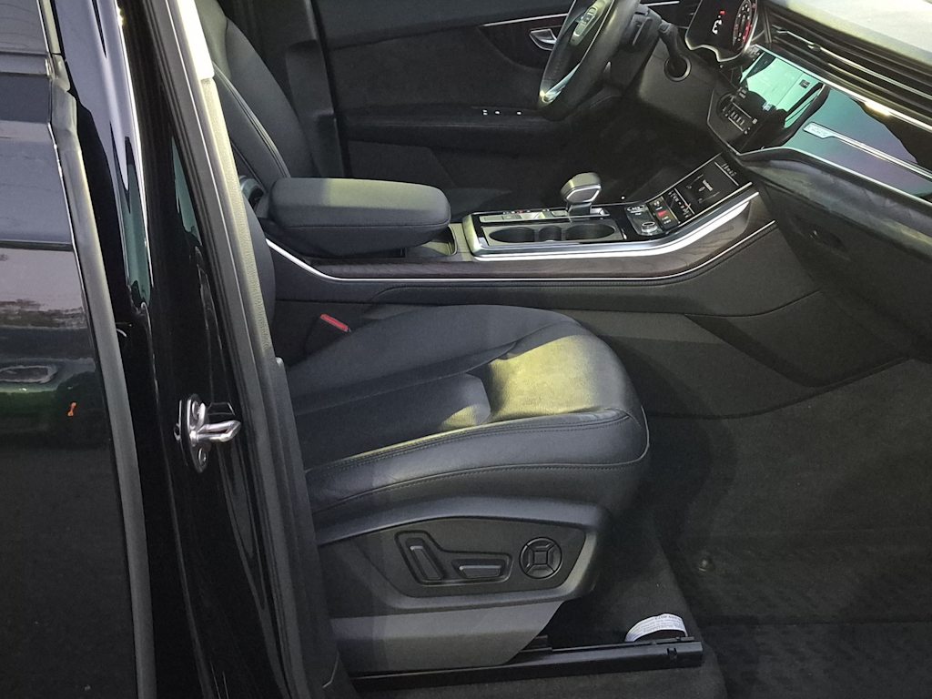 Thumbnail: 2021 Audi Q7 - 14