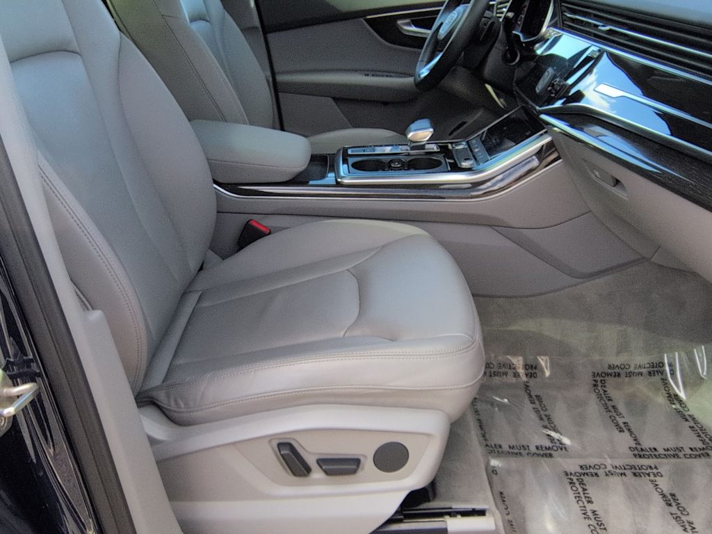 Thumbnail: 2022 Audi Q7 - 12